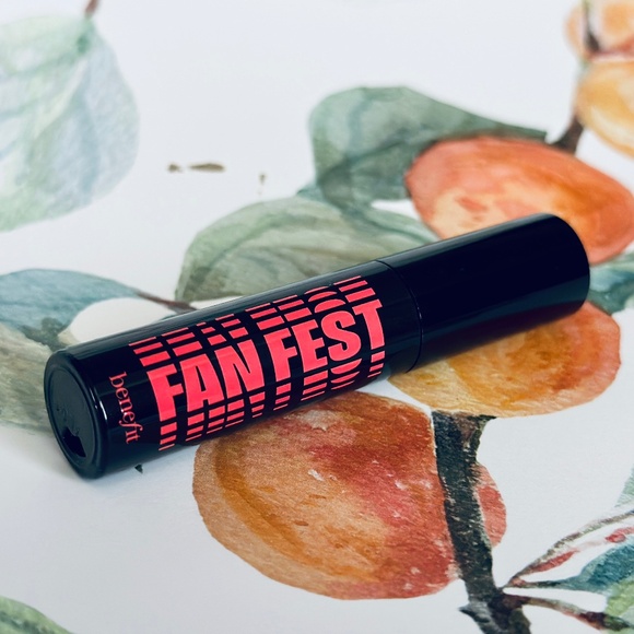 5 for $15 🦋 BENEFIT | Fan Fest Fanning & Volumizing Mascara (Travel Size) - Picture 1 of 4